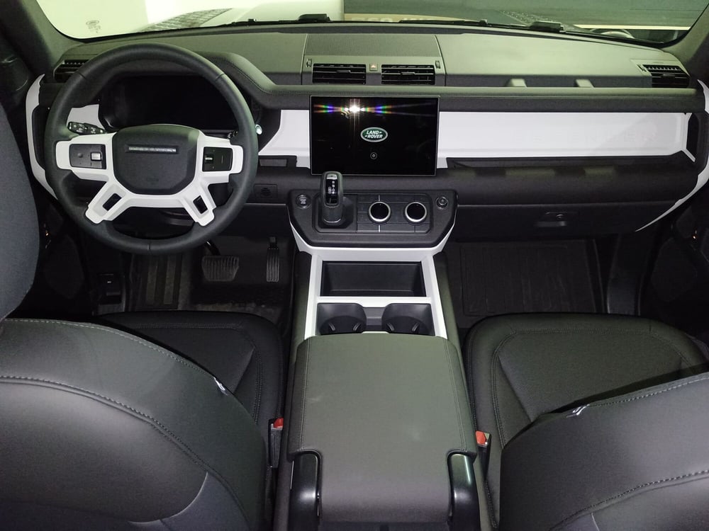 Land Rover Defender usata a Catanzaro (4)