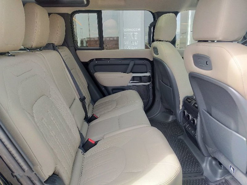 Land Rover Defender usata a Pesaro-Urbino (5)