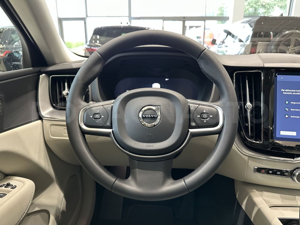 Volvo XC60 nuova a Forlì-Cesena (10)
