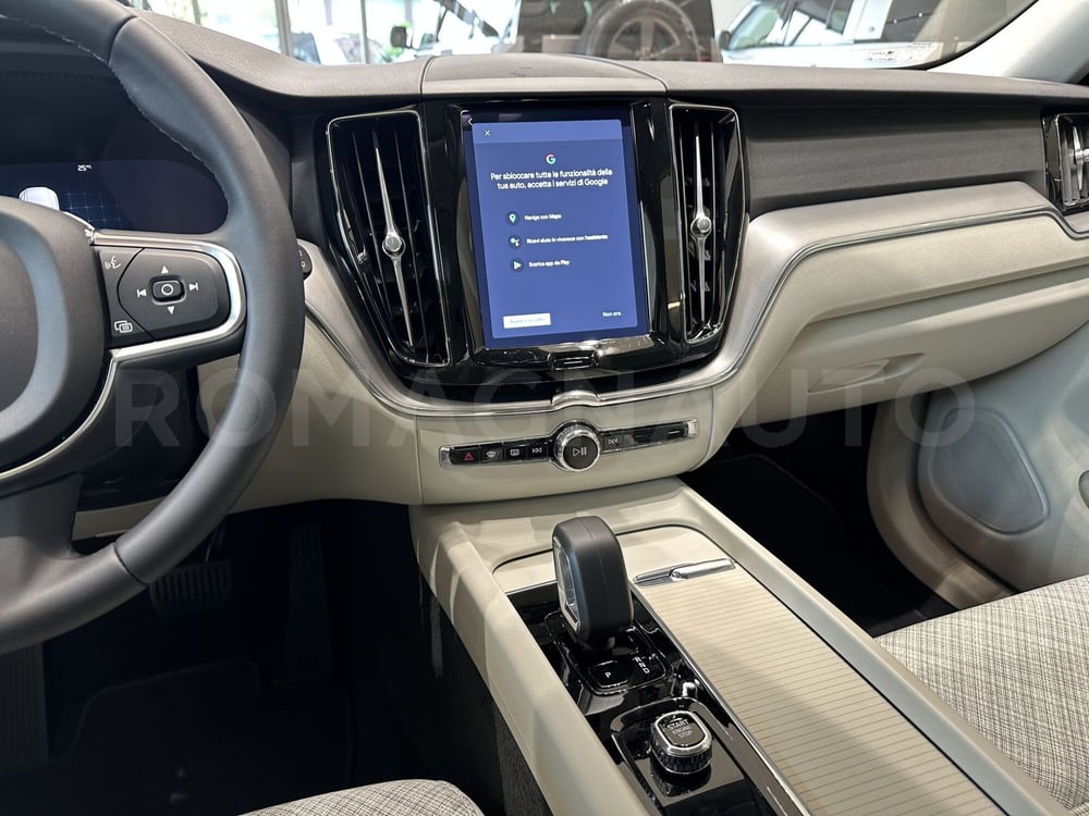 Volvo XC60 nuova a Forlì-Cesena (11)