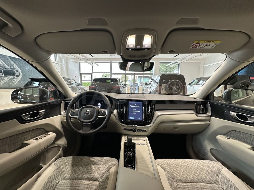 Volvo XC60 nuova a Forlì-Cesena (16)