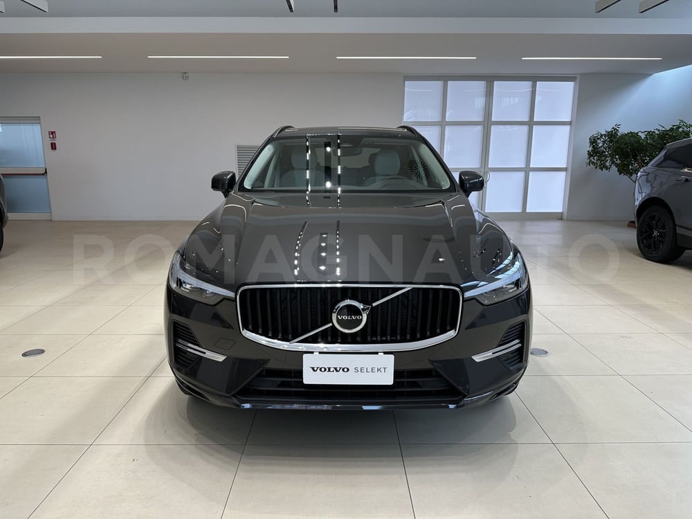 Volvo XC60 nuova a Forlì-Cesena (2)