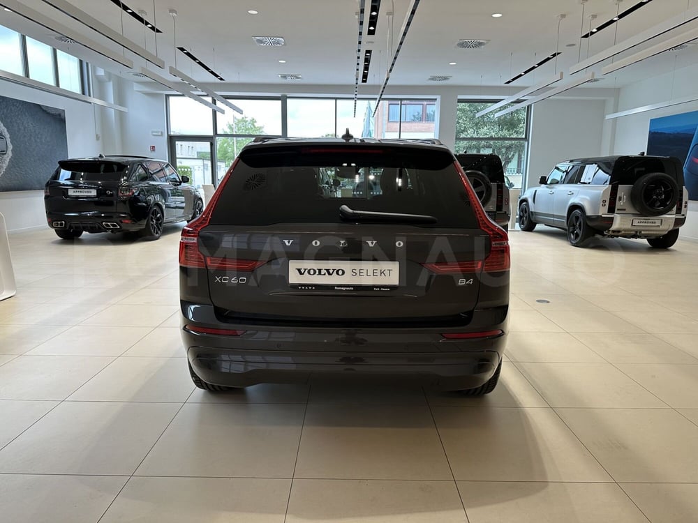 Volvo XC60 nuova a Forlì-Cesena (4)