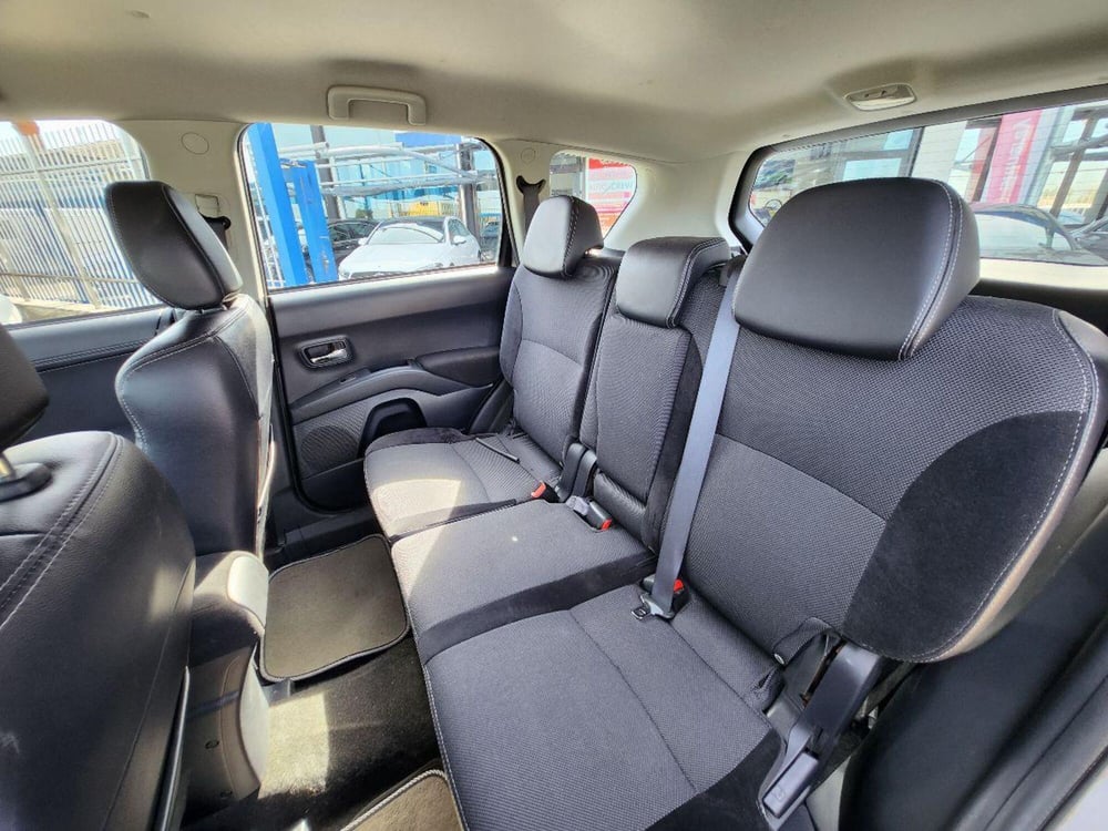 Citroen C-Crosser usata a Milano (10)
