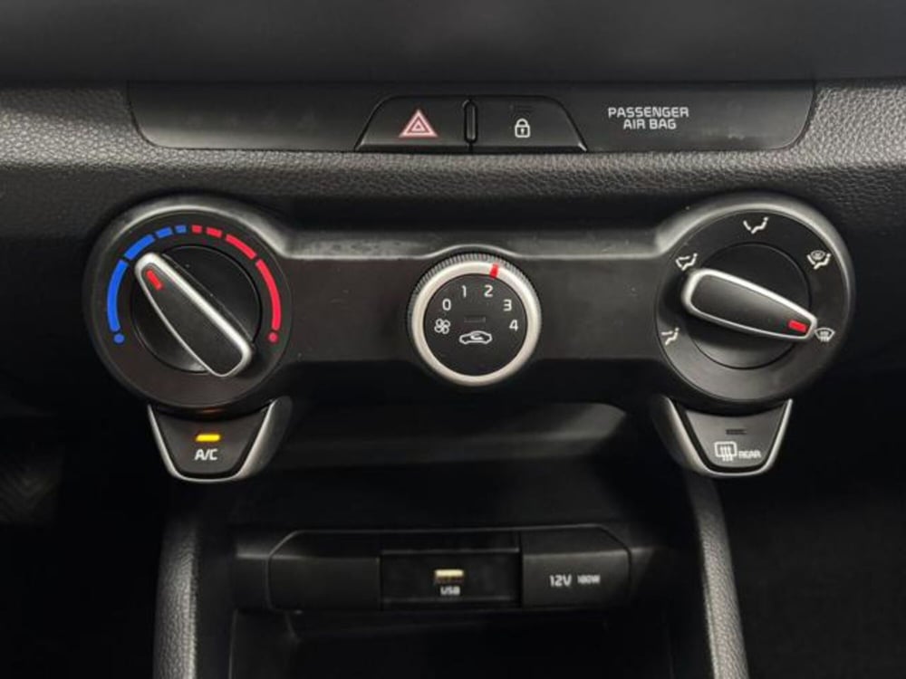 Kia Stonic usata a Como (14)
