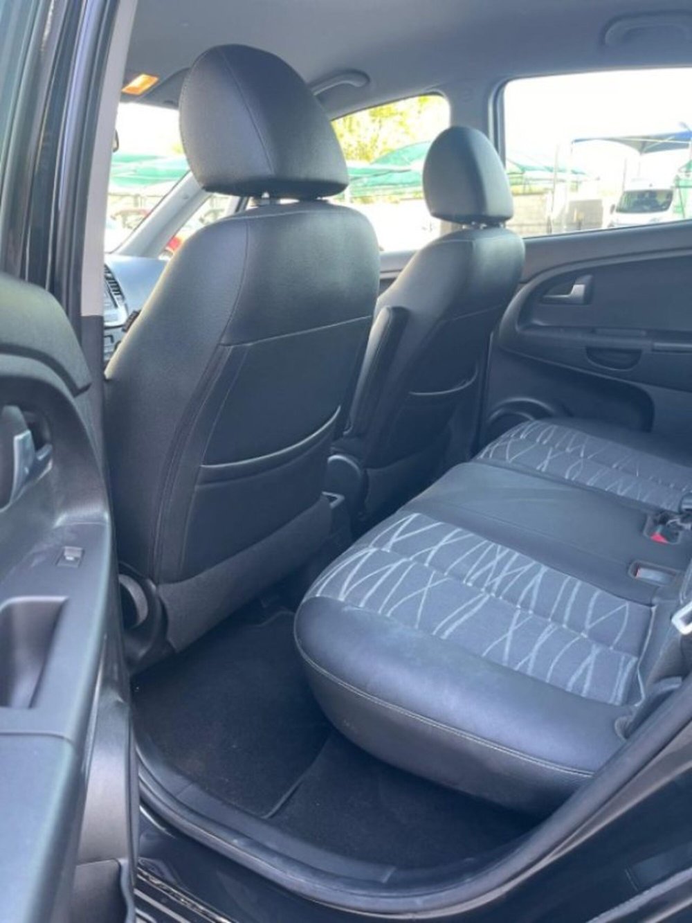 Kia Venga usata a Novara (12)