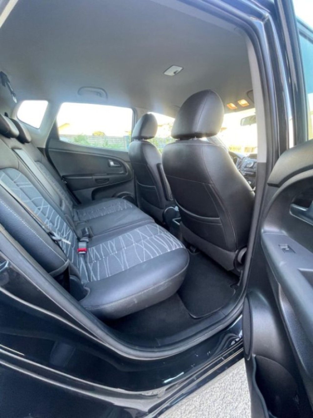 Kia Venga usata a Novara (14)