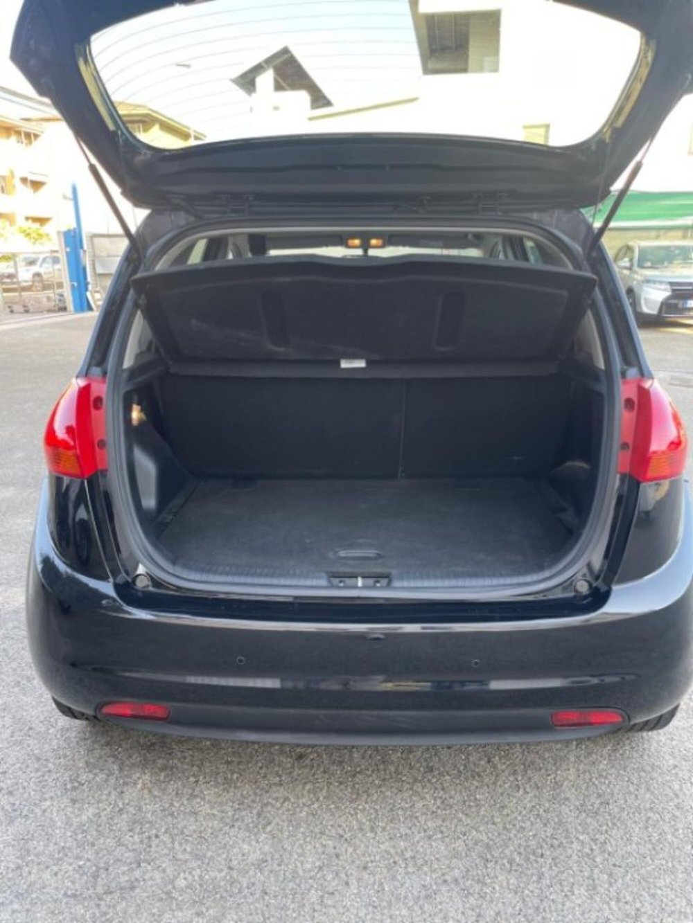 Kia Venga usata a Novara (15)