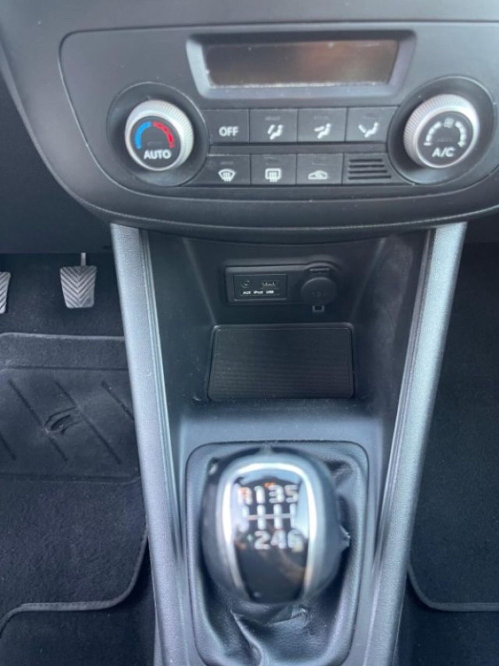 Kia Venga usata a Novara (16)