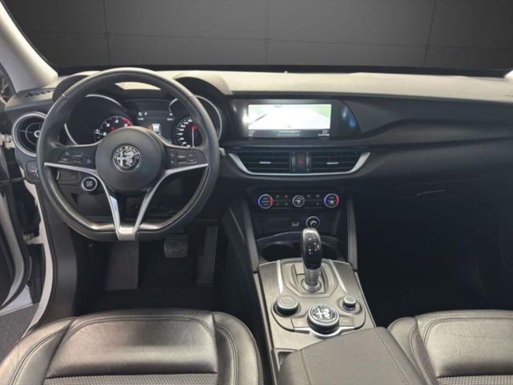 Alfa Romeo Stelvio usata a Milano (10)