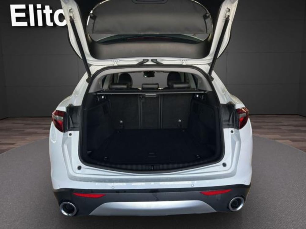 Alfa Romeo Stelvio usata a Milano (14)