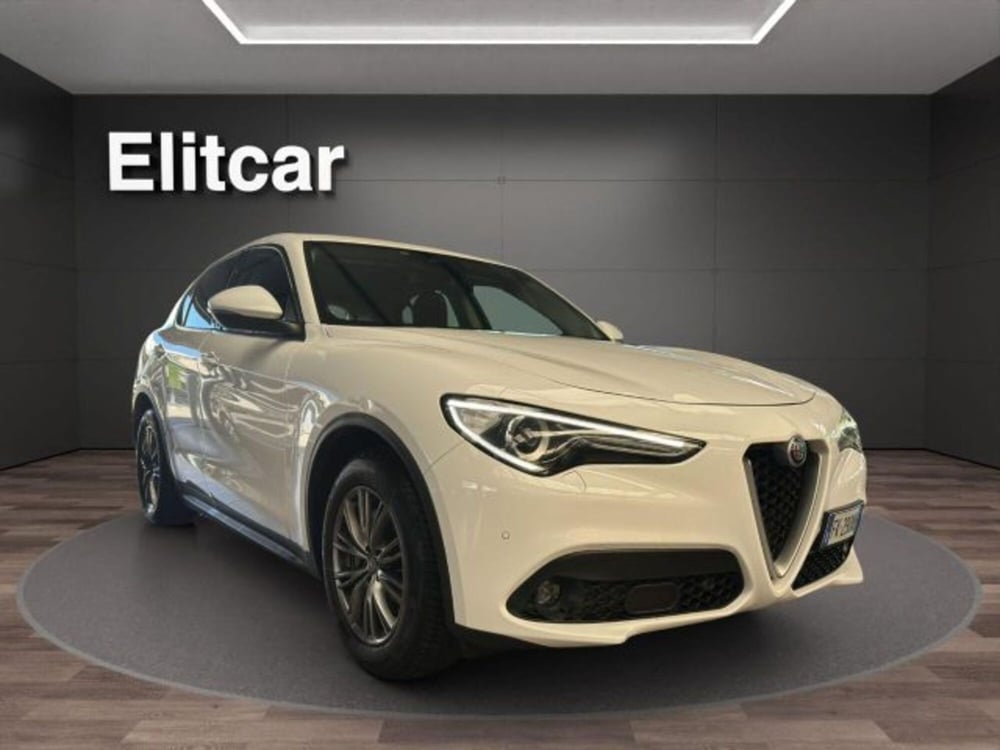 Alfa Romeo Stelvio usata a Novara (3)