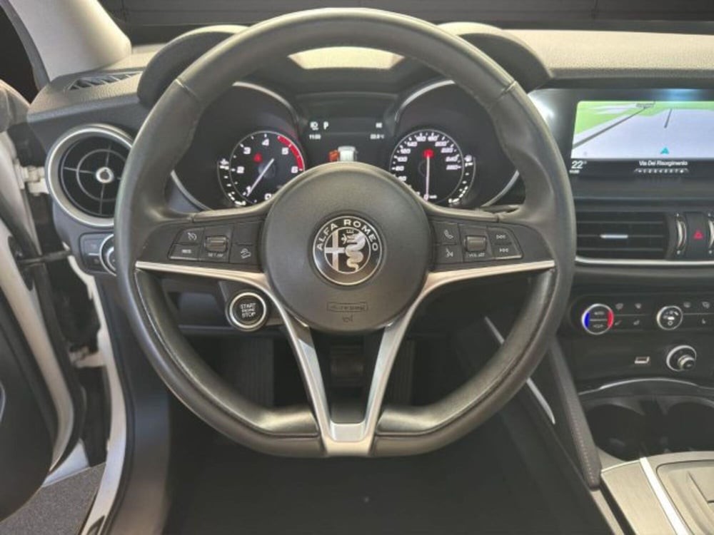 Alfa Romeo Stelvio usata a Novara (4)