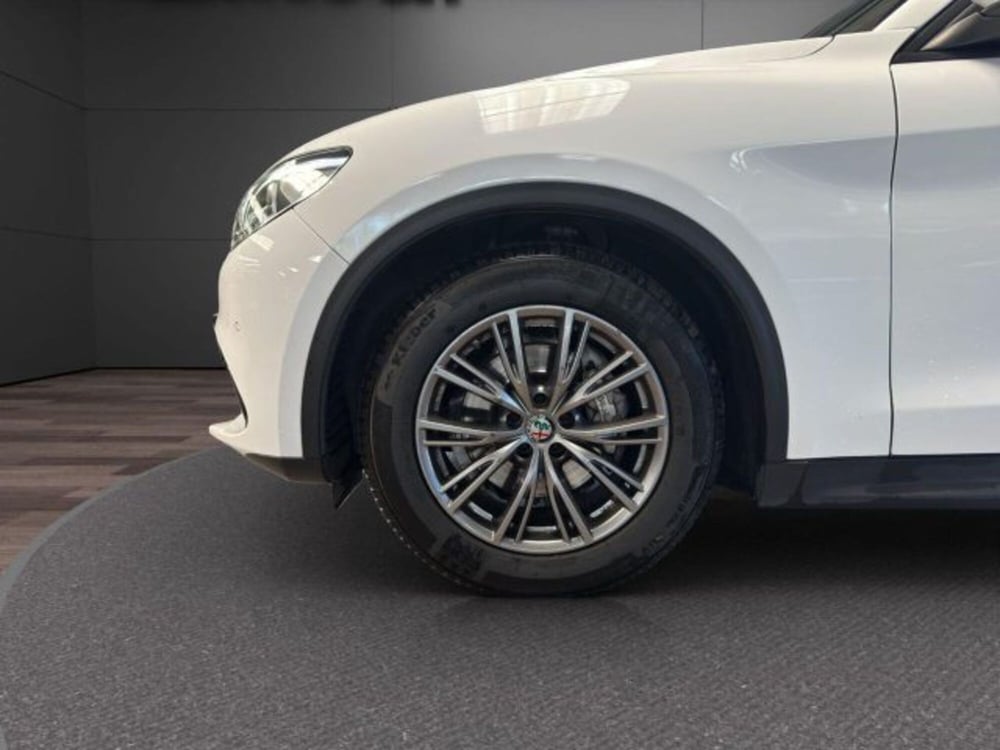 Alfa Romeo Stelvio usata a Novara (8)