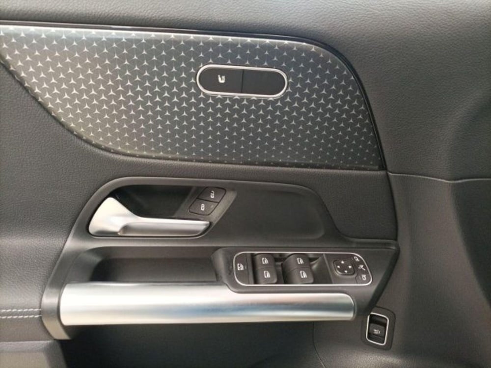 Mercedes-Benz GLA SUV usata a Novara (15)