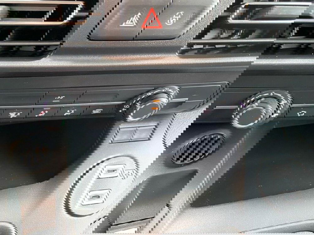 Peugeot Partner Furgone usata a Torino (9)