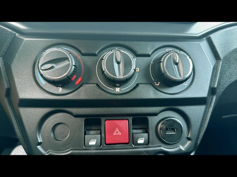Aixam GTO 400 nuova a Varese (12)