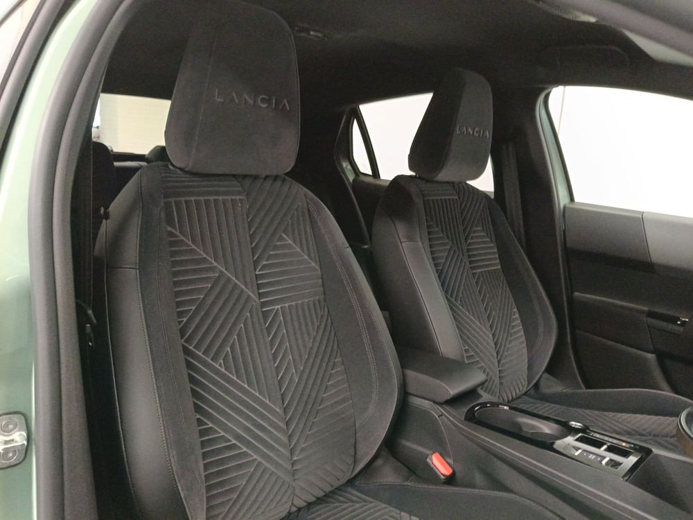 Lancia Ypsilon nuova a Teramo (15)