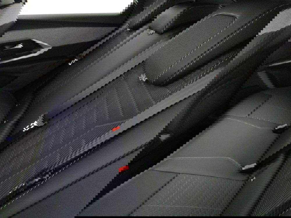 Peugeot 3008 nuova a Caserta (18)
