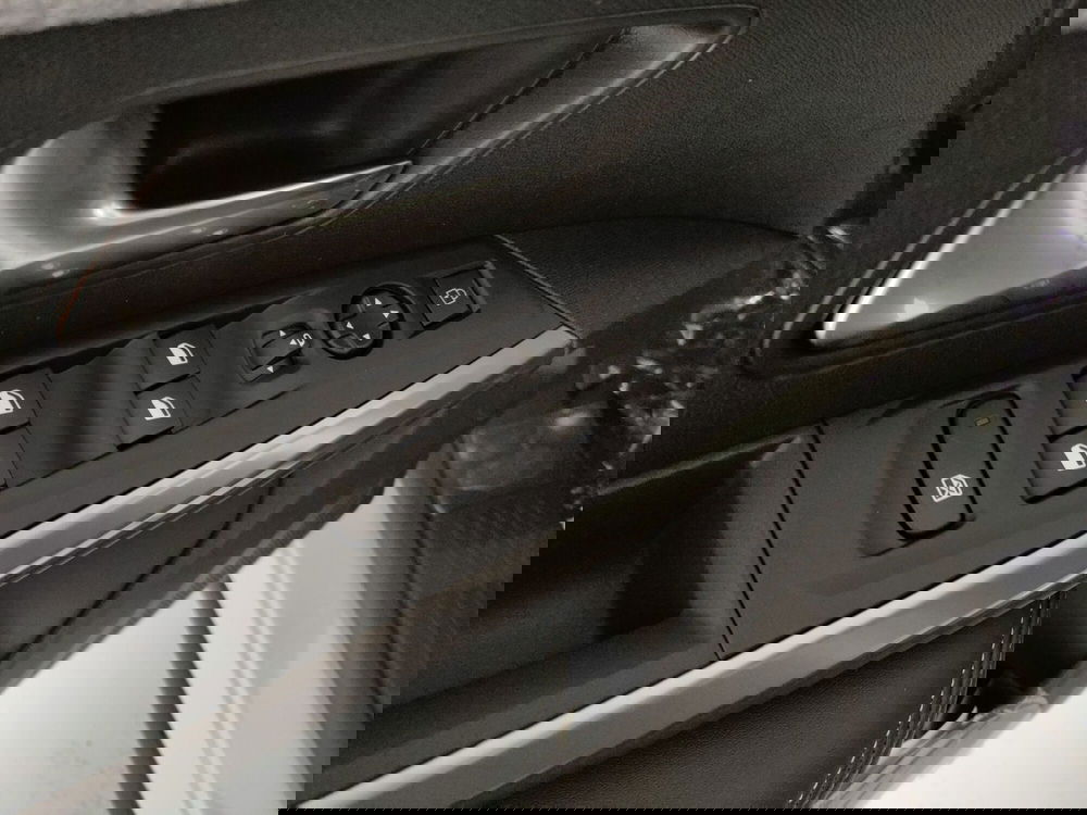 Peugeot 3008 nuova a Caserta (19)