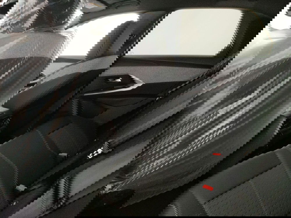 Peugeot 3008 nuova a Caserta (16)