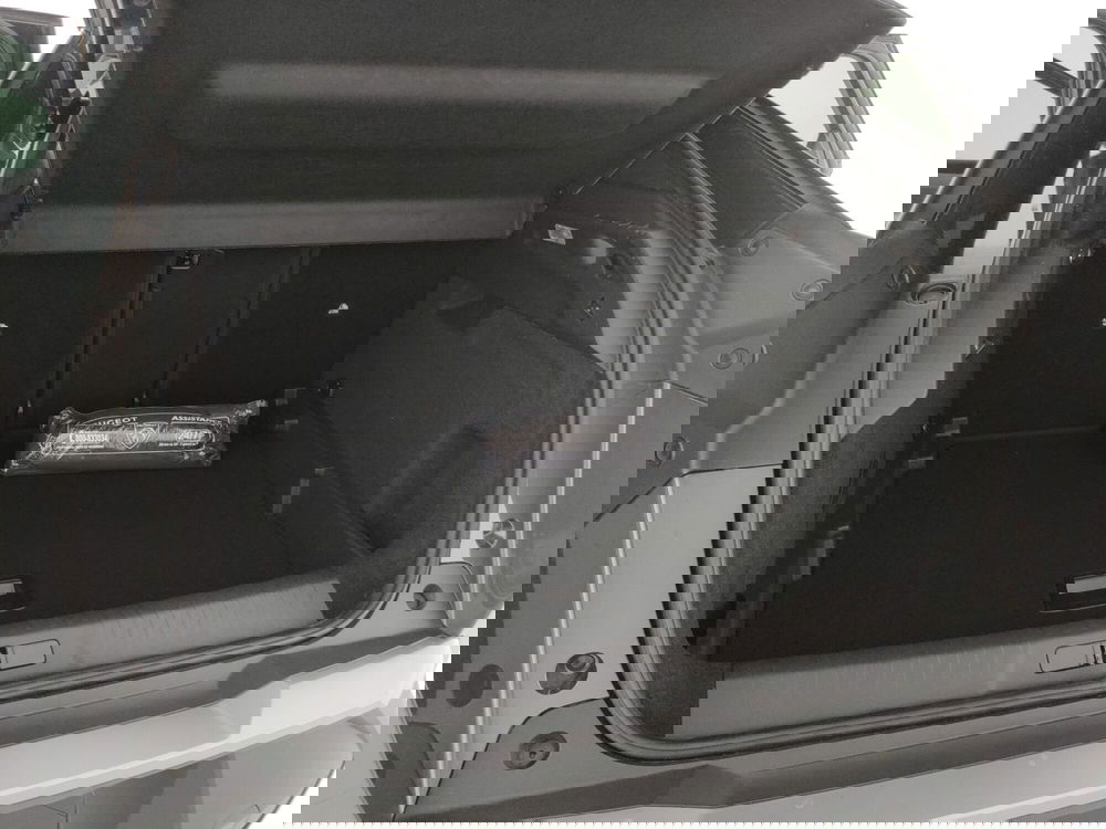 Peugeot 3008 nuova a Caserta (7)
