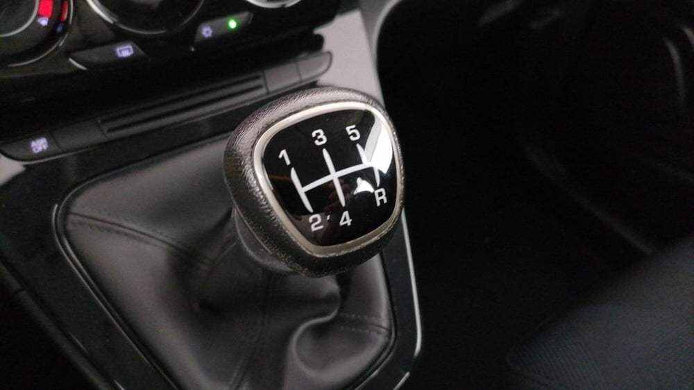 Lancia Ypsilon usata a Roma (13)