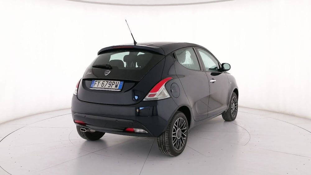 Lancia Ypsilon usata a Roma (2)