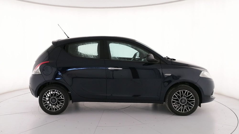 Lancia Ypsilon usata a Roma (3)
