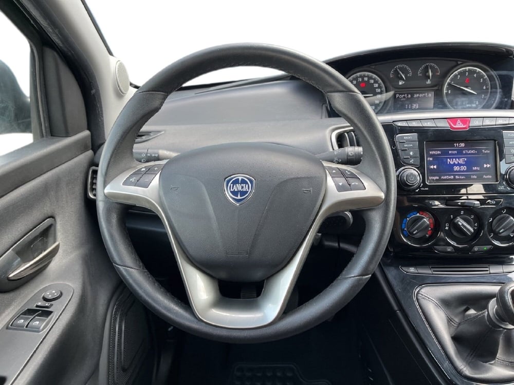 Lancia Ypsilon usata a Torino (11)