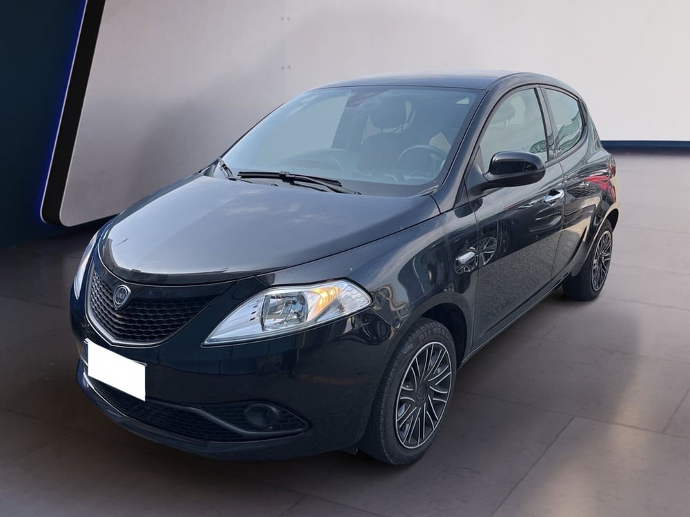 Lancia Ypsilon usata a Torino (2)