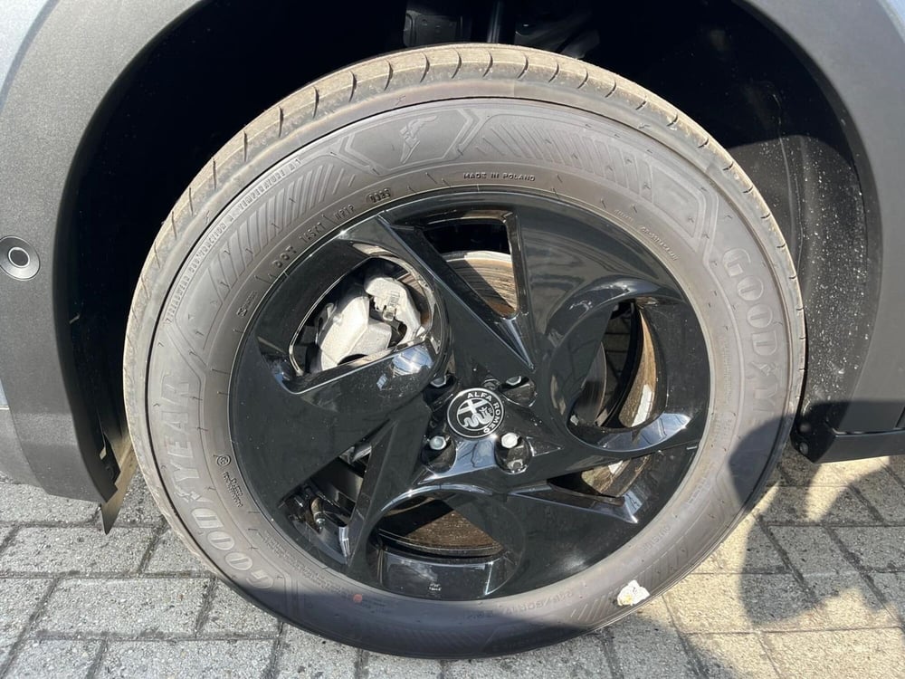 Alfa Romeo Junior nuova a Milano (11)