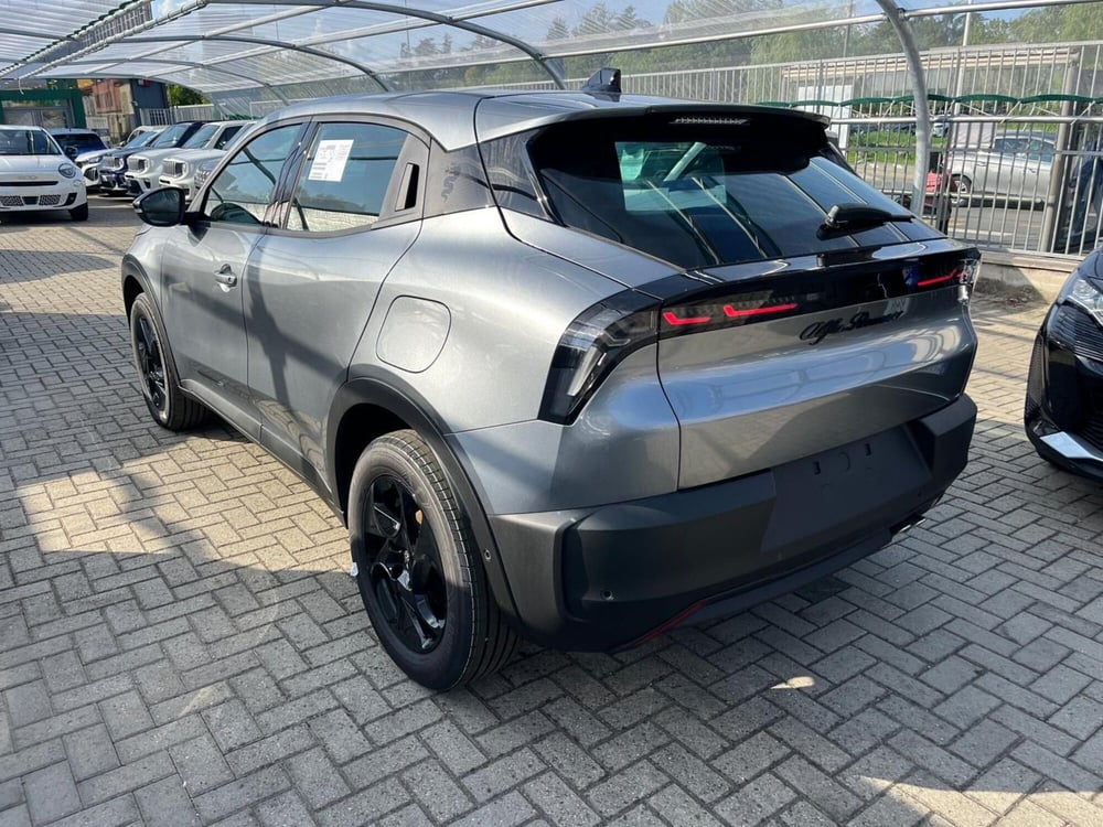 Alfa Romeo Junior nuova a Milano (6)