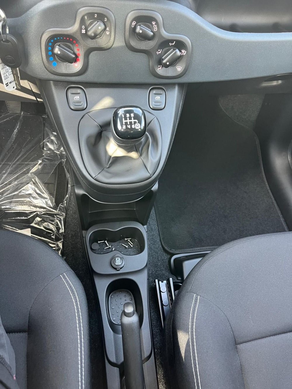 Fiat Panda Cross nuova a Milano (17)