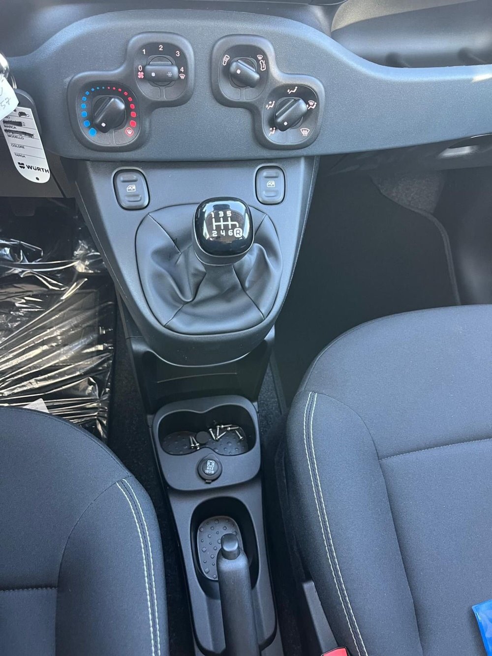 Fiat Panda Cross nuova a Milano (17)