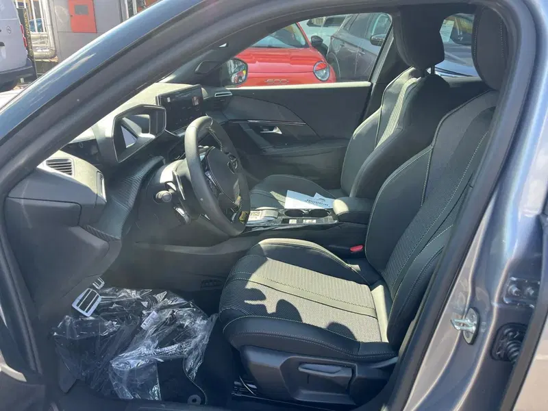 Peugeot 2008 nuova a Milano (12)