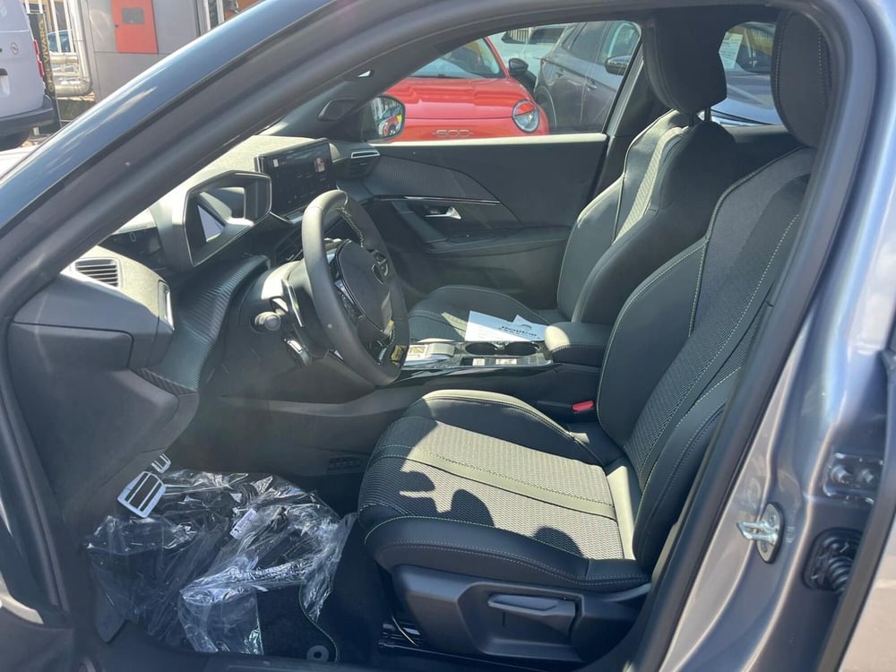 Peugeot 2008 nuova a Milano (12)