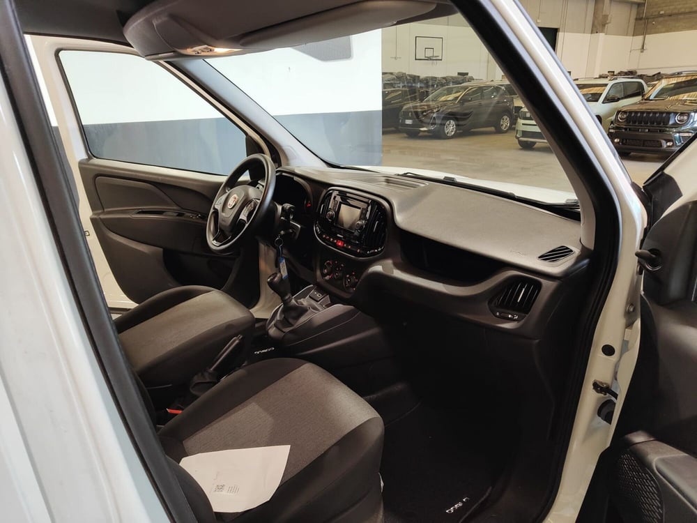 Fiat Doblò Furgone usata a Milano (13)