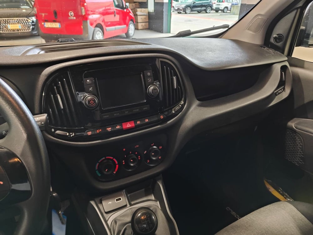 Fiat Doblò Furgone usata a Milano (15)