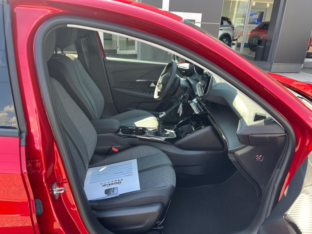 Peugeot 208 nuova a Milano (13)