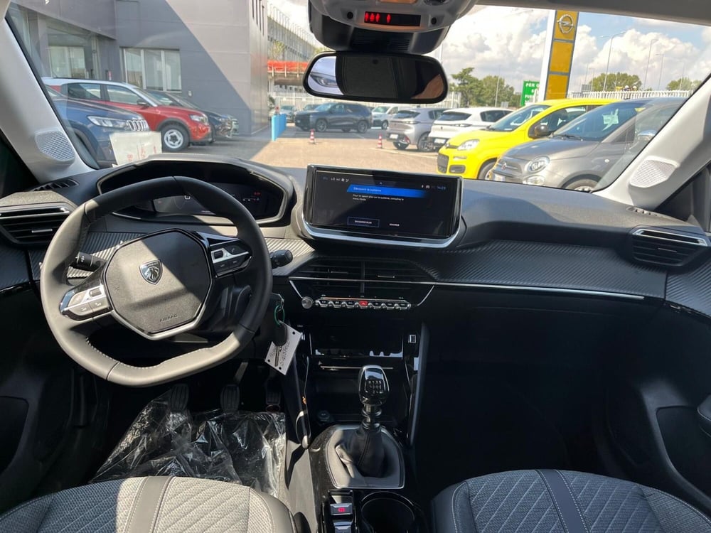 Peugeot 208 nuova a Milano (16)