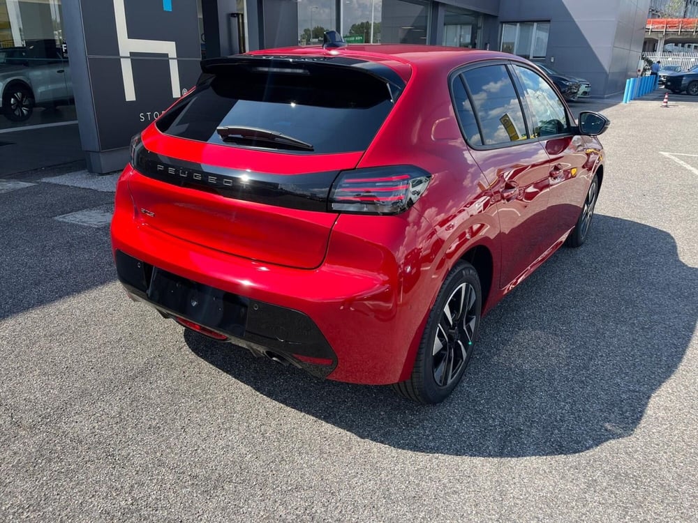 Peugeot 208 nuova a Milano (7)