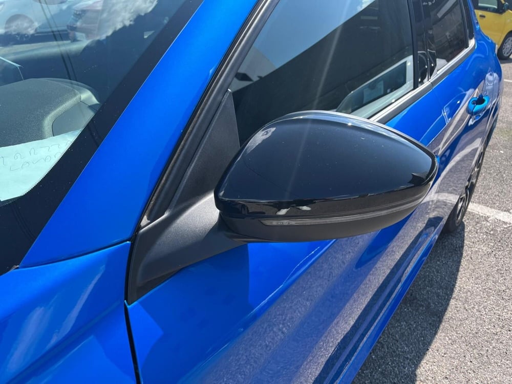 Peugeot 208 nuova a Milano (12)