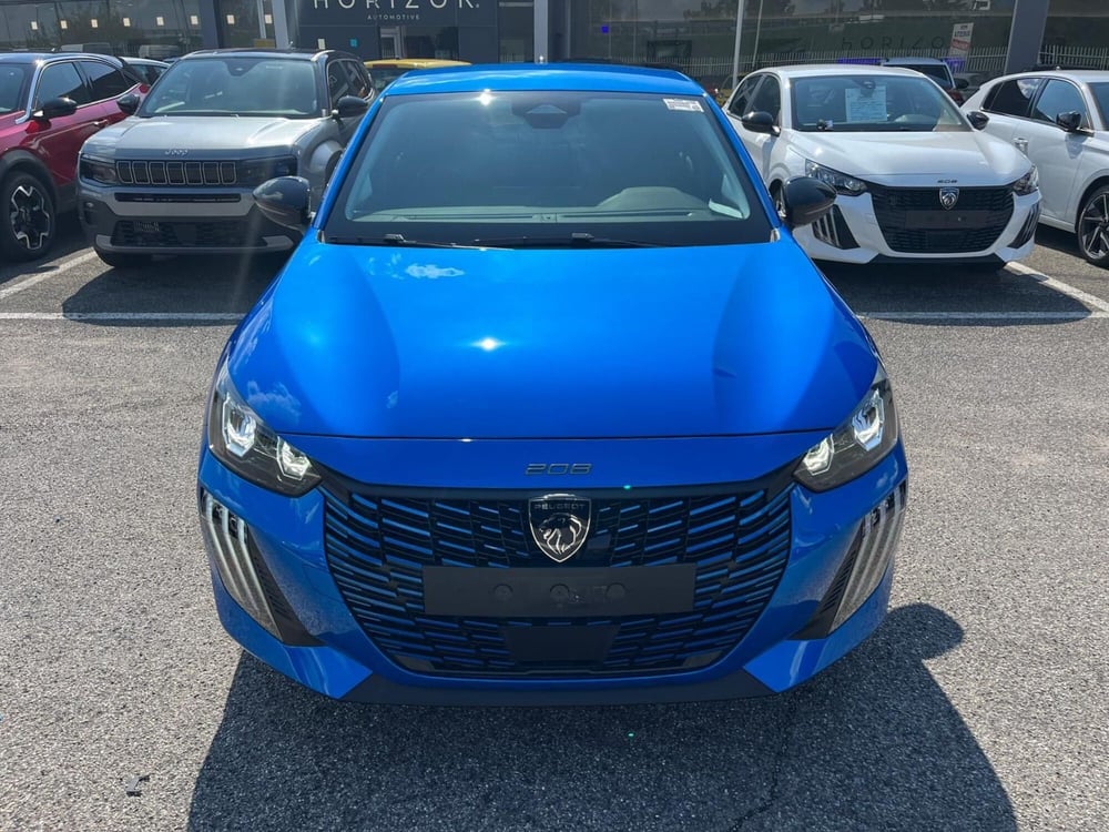 Peugeot 208 nuova a Milano (2)