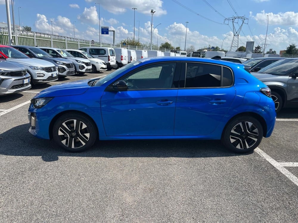 Peugeot 208 nuova a Milano (4)