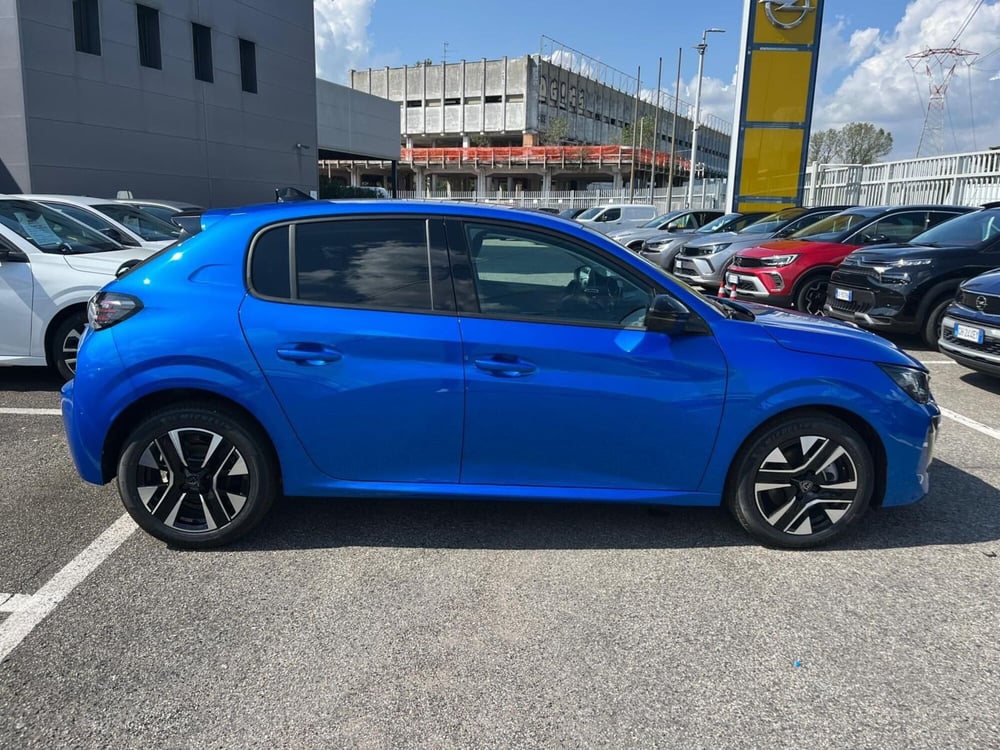 Peugeot 208 nuova a Milano (5)