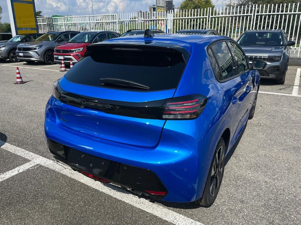 Peugeot 208 nuova a Milano (7)