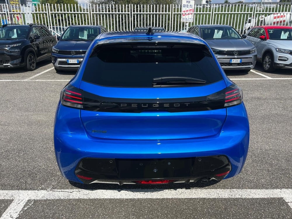 Peugeot 208 nuova a Milano (8)