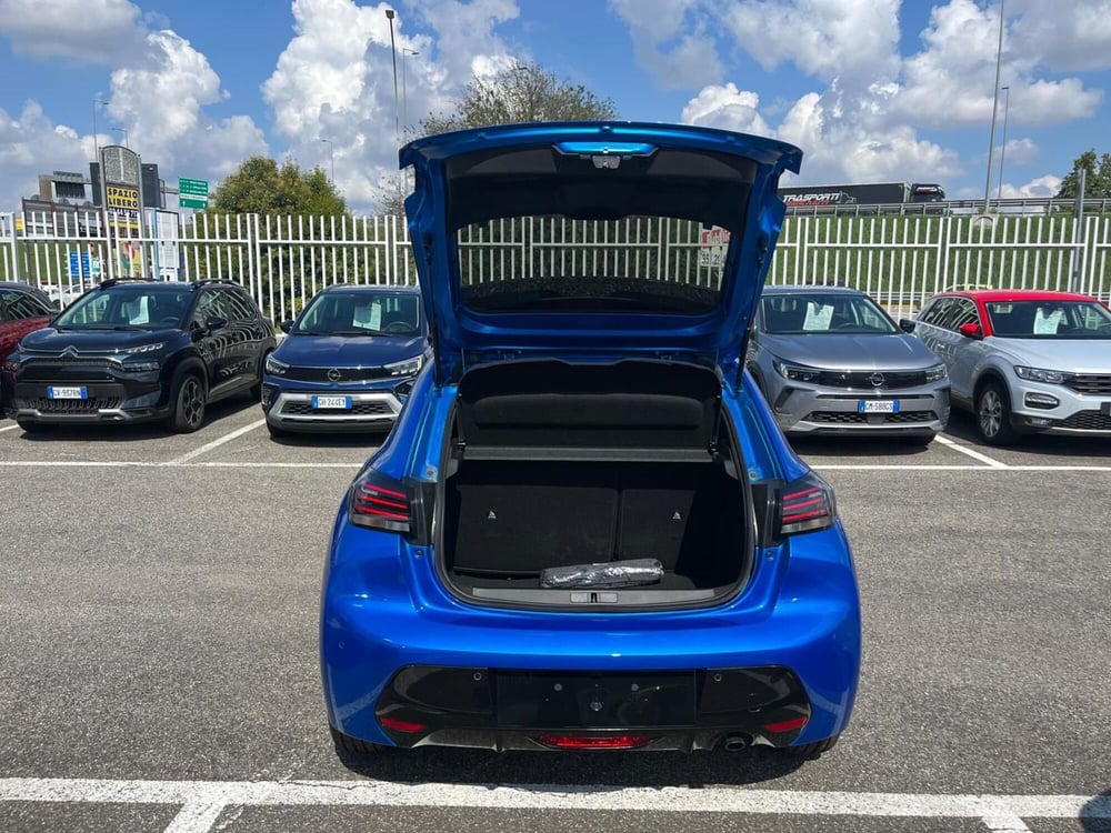 Peugeot 208 nuova a Milano (9)