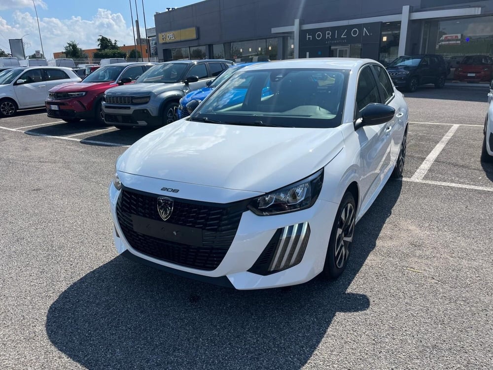 Peugeot 208 nuova a Milano